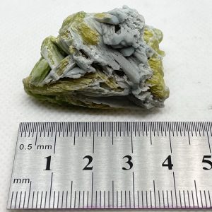 Plumbogummite on Pyromorphite - China