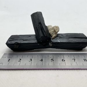 Ilvaite on Dolomite - Huanggang Mines